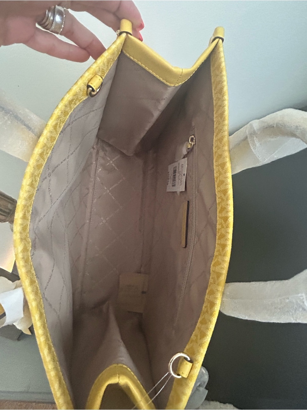 Michael Kors Mirella Medium East West Tote Daisy Yellow MK Signature Crossbody - Picture 6 of 12